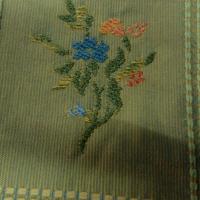 Ameublement tapissier tilleul brode carres fleuris 3 