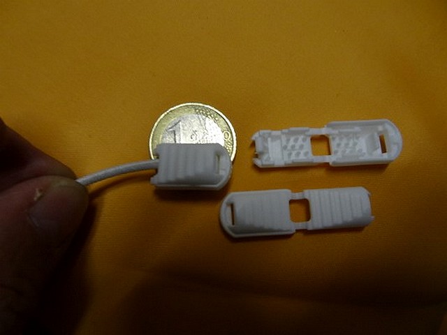 Arret plastique blanc pour cordon survetement 3