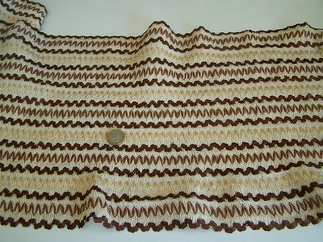 Bande elastique fronce ecrue a sequins et raphia 1