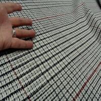 Beau lainage a carreaux fond blanc casse 6