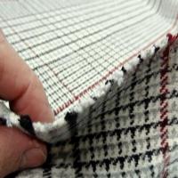 Beau lainage a carreaux fond blanc casse 7