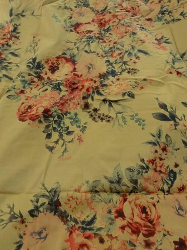Bengaline coton fond beige safran roses d antan 1 