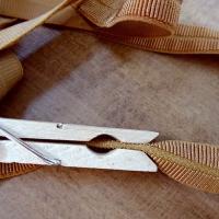 Biais gros grain pre plie elastique ocre tanne 3 