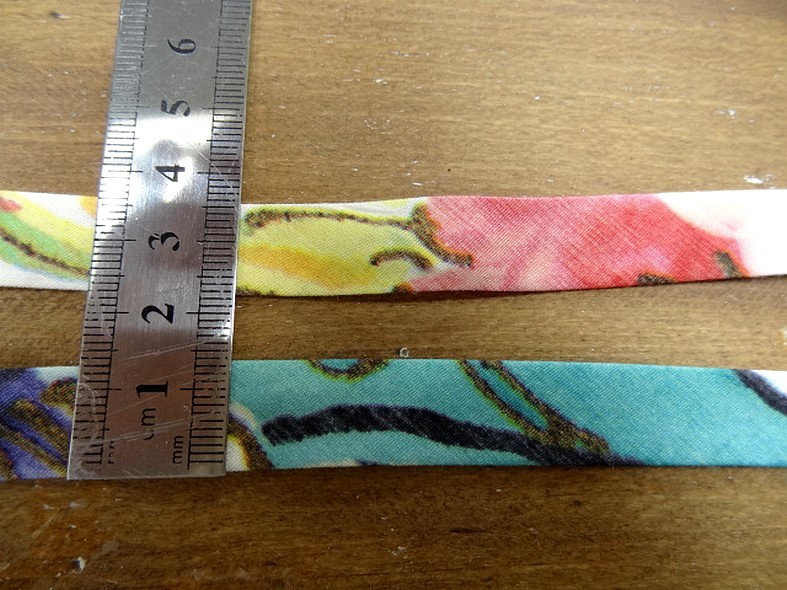 Biais jersey fin fleuri 13 mm 2