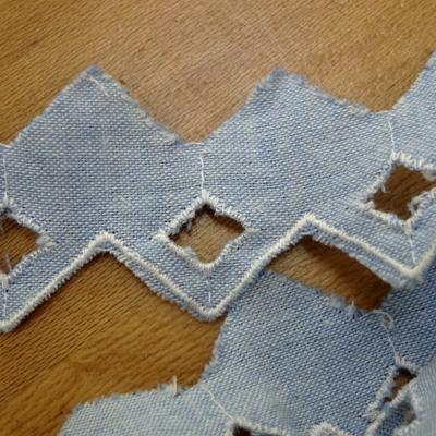 Bordure a coudre bleu chambray brode zig zag 3 