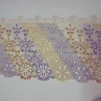 Bordure brodee creme lavande en diagonale 2