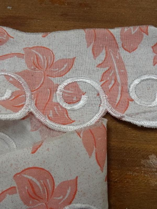 Bordure coton blanc rose the broderie spirale 1 