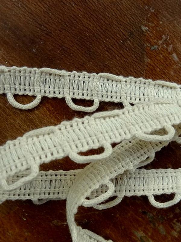 Bordure en coton passe lacet ecru 1 
