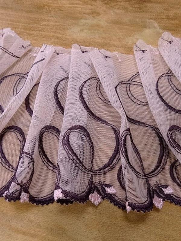 Bordure souffle resille rose brodee violet 2 1
