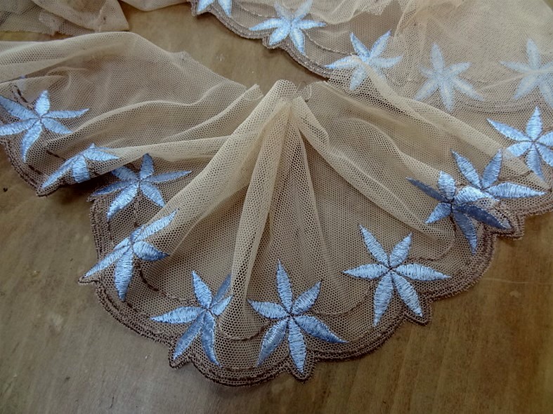 Bordure stella resille chair brode bleu ciel 1