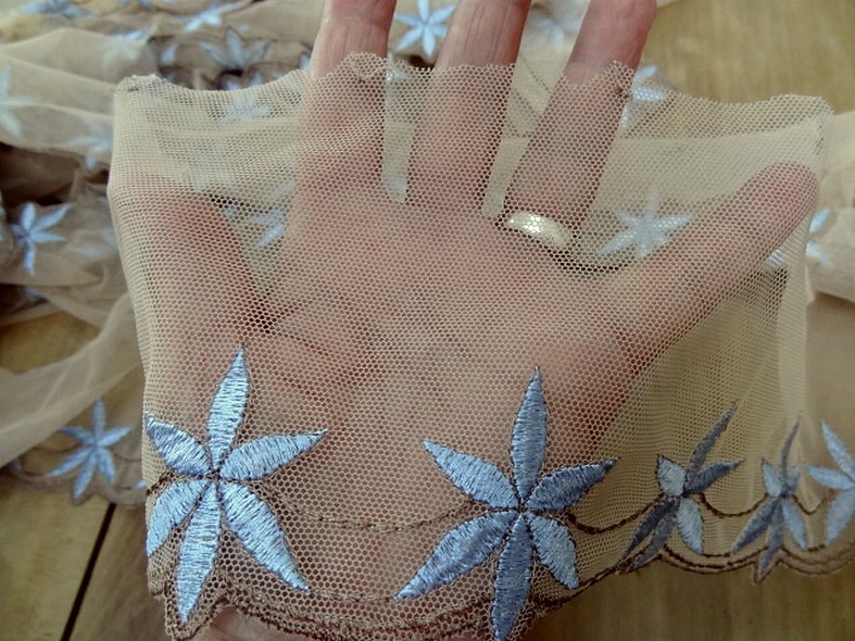 Bordure stella resille chair brode bleu ciel 3