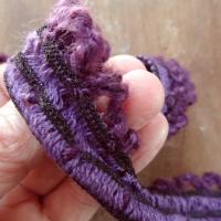 Boucle laine amethyste sur elastique 2 