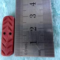 Bouton 2 trous buchette rouge tomette 01 2 