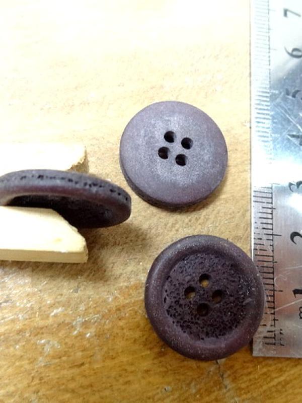 Bouton corozo aubergine granite 20 mm