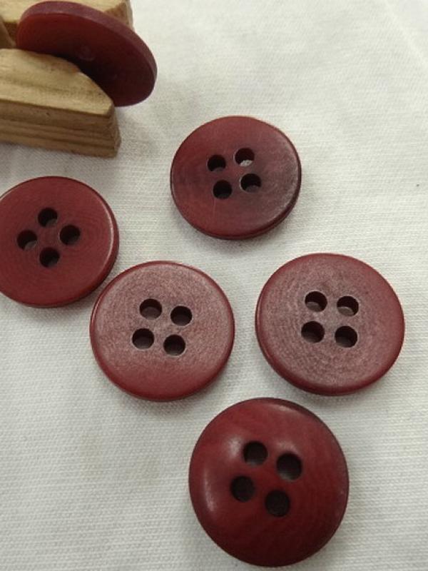 Bouton corozo teinte fraise moire 15 mm 1 