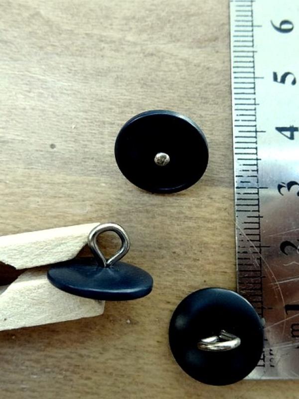 Bouton de bottine noir a queue metal 12 mm copie