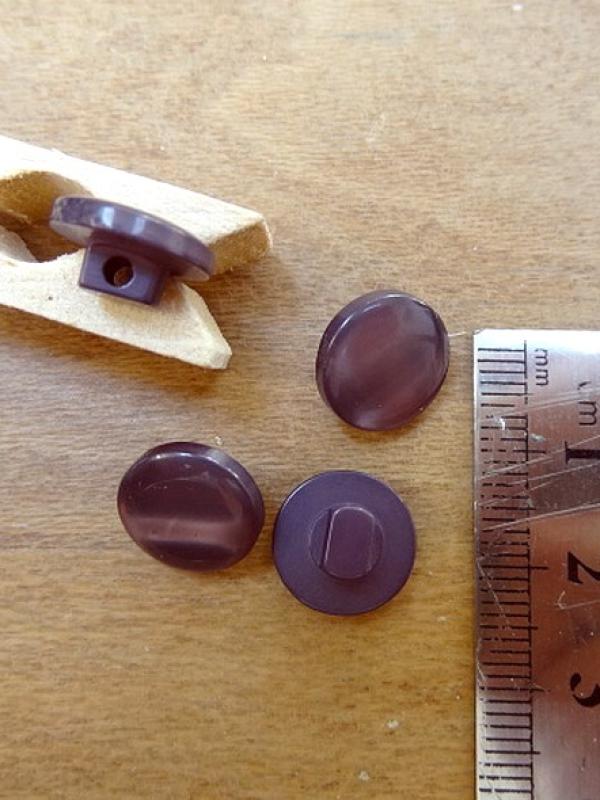 Bouton de bottine prune nacre 12 mm