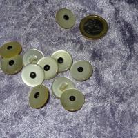 Bouton de bottines creme nacre centre noir 11 mm