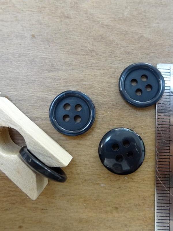 Bouton gris anthracite bord bourrelet 15 mm 