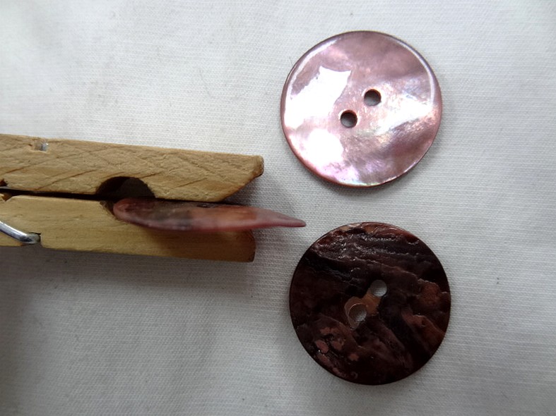 Bouton nacre emaillee rose clair 22 mm 1