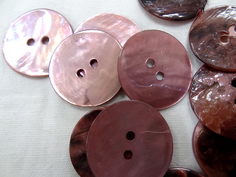 Bouton nacre emaillee rose clair 22 mm 3