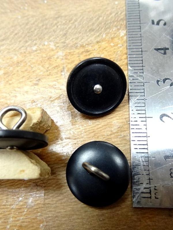 Bouton noir a queue clou metal 15 mm
