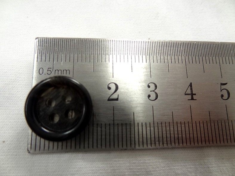 Bouton noir bordure bourrelet 15 mm 2 