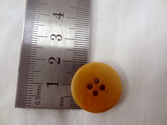 Bouton ocre jaune moire 20 mm 2