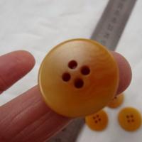 Bouton ocre jaune moire 20 mm 3 