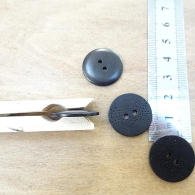 Bouton petillant noir mat 20 mm