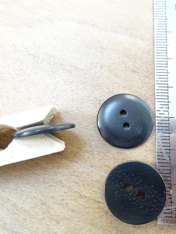 Bouton petillant plat noir mat 18 mm