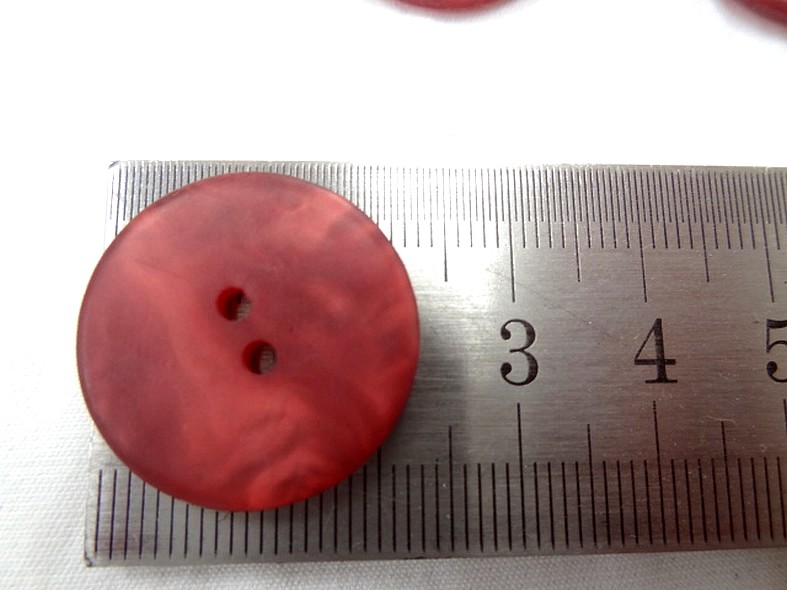 Bouton plat teinte groseille mat moire 24 mm 4