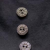 Bouton vieil argent motif fleur 1