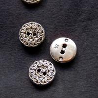 Bouton vieil argent motif fleur 2