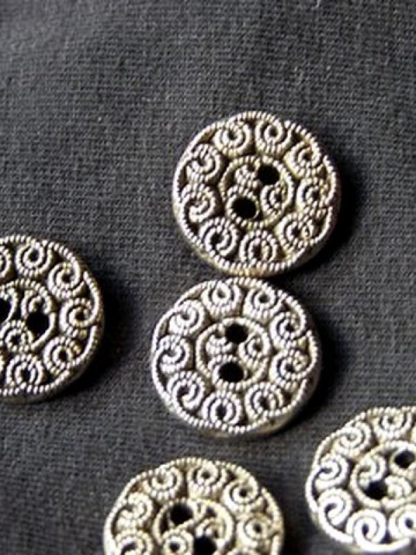 Bouton vieil argent motif fleur 3 