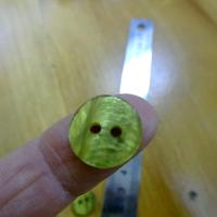 Boutons nacre canari 12 mm 2