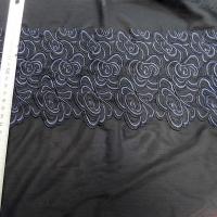 Broderie sur resille noire lycra serree 3 