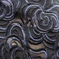Broderie sur resille noire lycra serree 4 