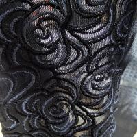 Broderie sur resille noire lycra serree 5 
