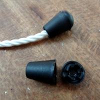 Cache noeud lacet cordon noir