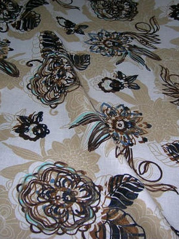 Coton blanc beige motif fleurs tamponnees 1 