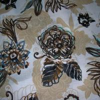 Coton blanc beige motif fleurs tamponnees 2 