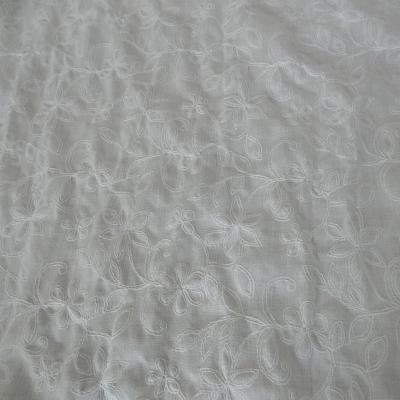 Coton blanc brode de coutures florales 2 