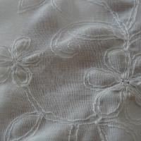 Coton blanc brode de coutures florales 6