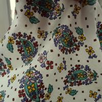 Coton blanc casse motif cachemire stylise 5 