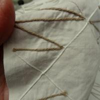 Coton blanc casse surpique zig zag en fil de lin 2 