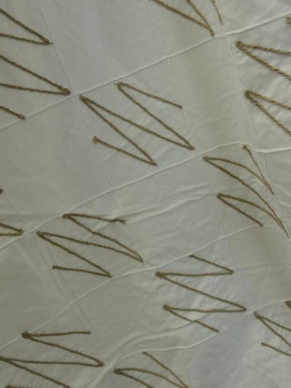 Coton blanc casse surpique zig zag en fil de lin 4