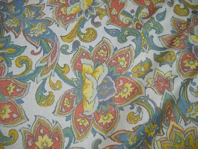 Coton blanc motif fleur exotique stylisee 2