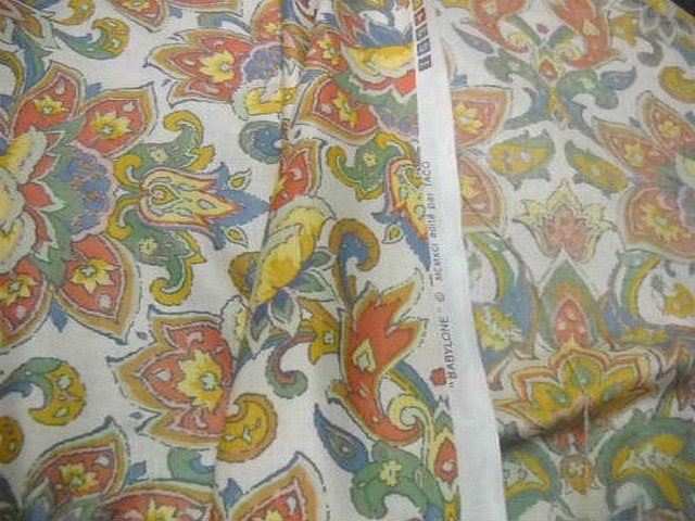 Coton blanc motif fleur exotique stylisee 3