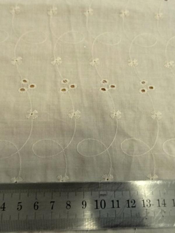 Coton broderie anglaise beige nankin 2 